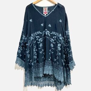 Johnny Was Teyanna Navy Floral‎ Embroidered Blouse Size Small